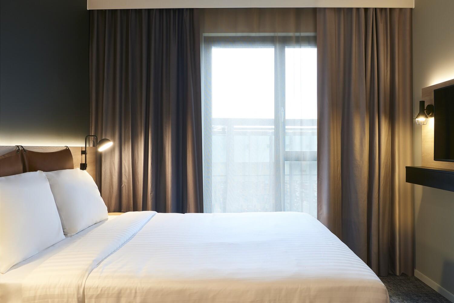 Moxy Queen Room,1539574963:JPEG