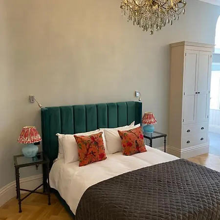 Ch1 Boutique Stays-Roman Bath Suite-2